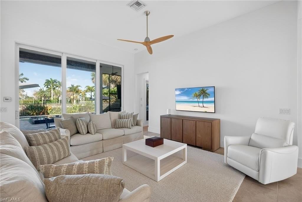 14835 Dockside Ln - Photo 5 of 50