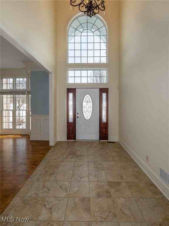 4025 Meadowvale Ct - Photo 4 of 49