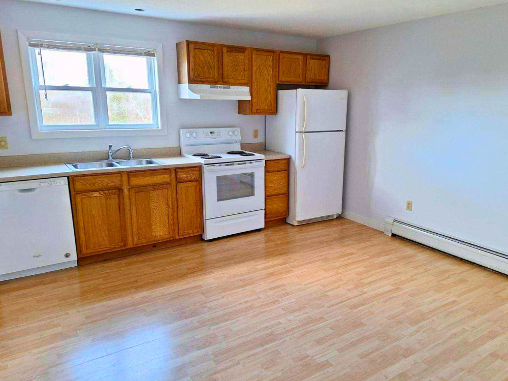 14 Colby Way #B - Photo 2 of 8