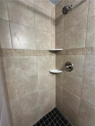 1631 Feronia St - Photo 5 of 11