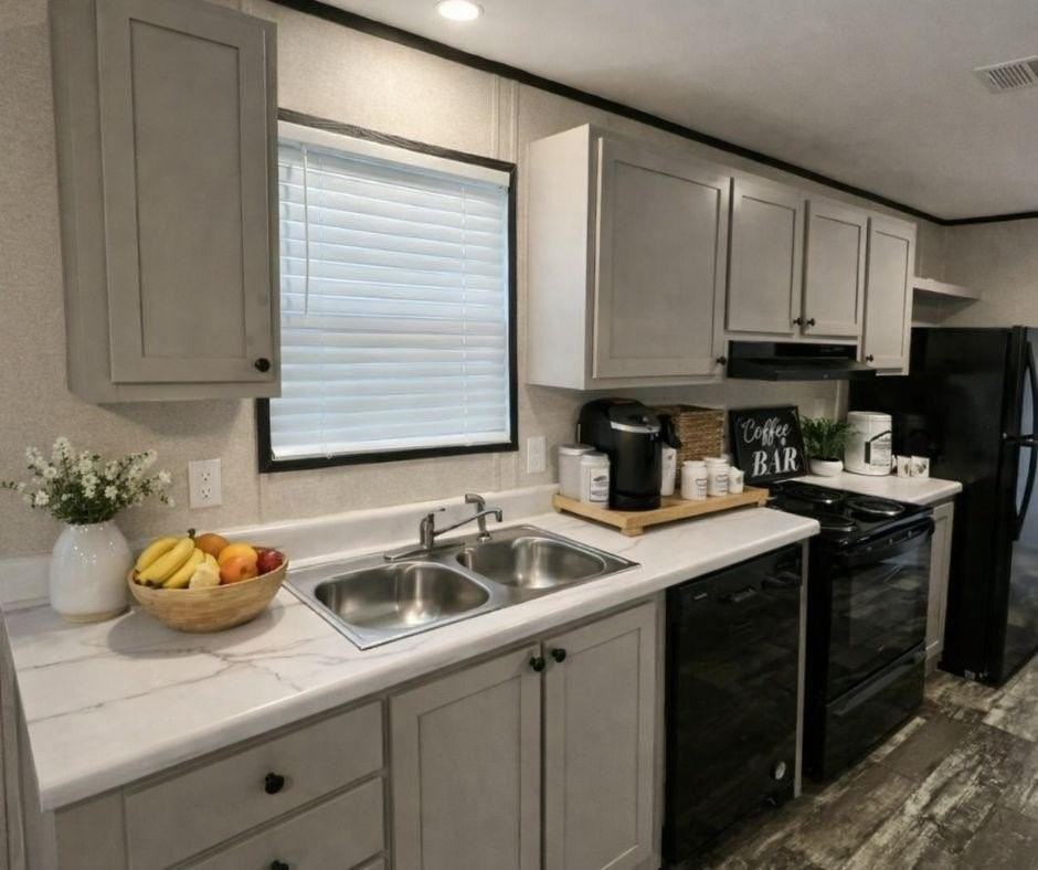 126 Southland Ct #126 - Photo 5 of 17