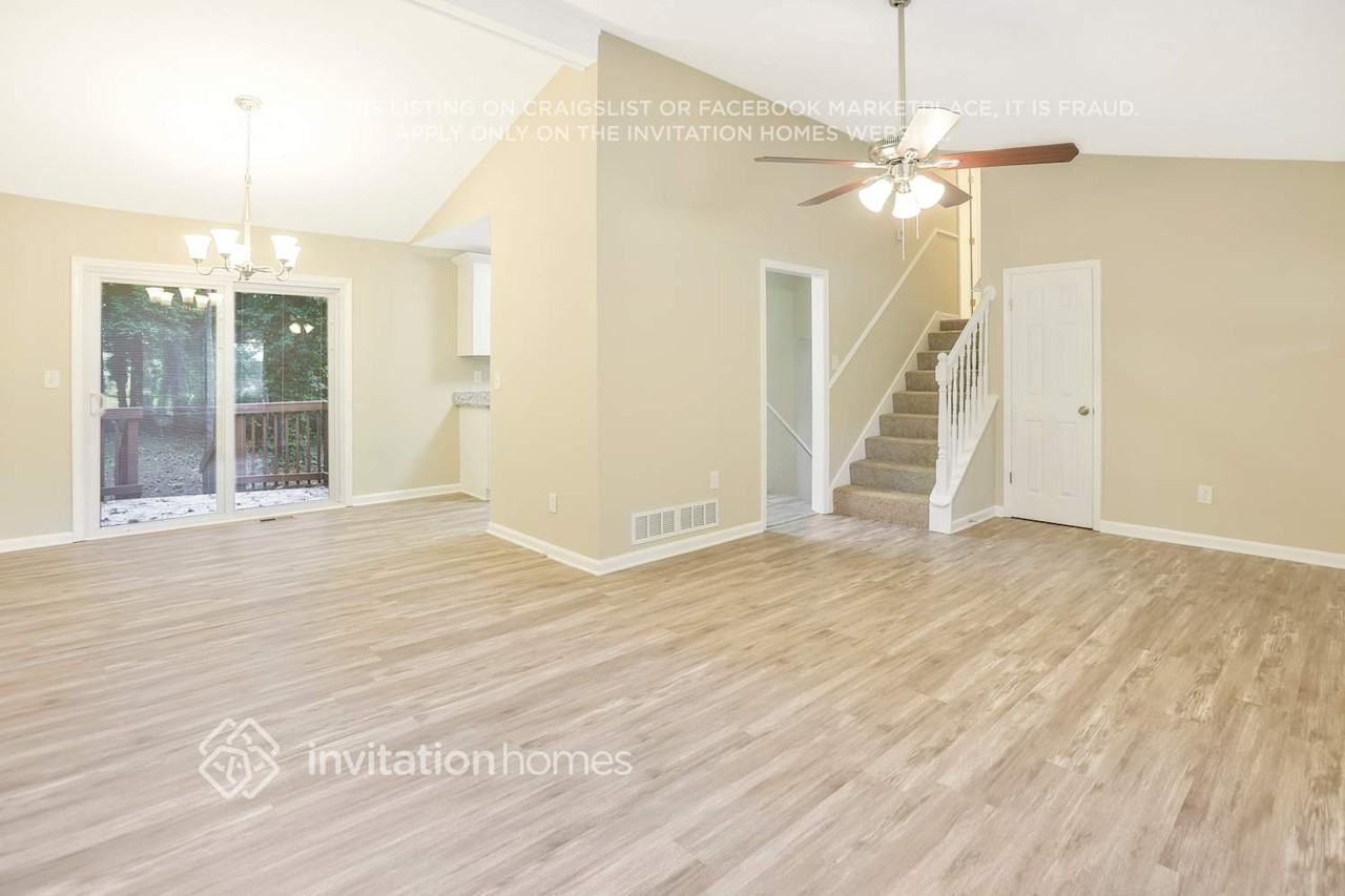 8952 Saddlewood Dr - Photo 4 of 22