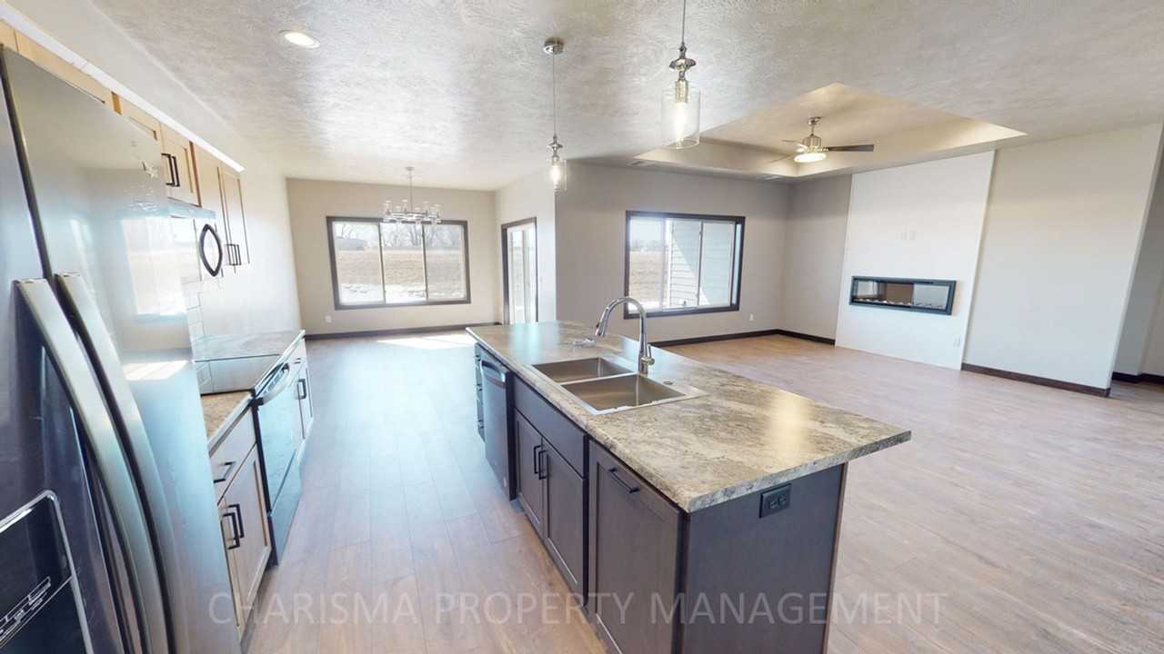 4528 W Graceland Pl - Photo 2 of 45