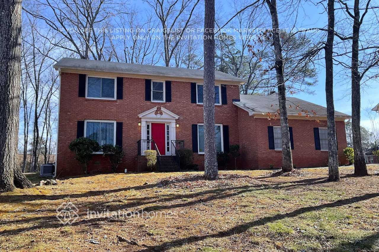 677 Royal Abbey Dr - Photo 2 of 27