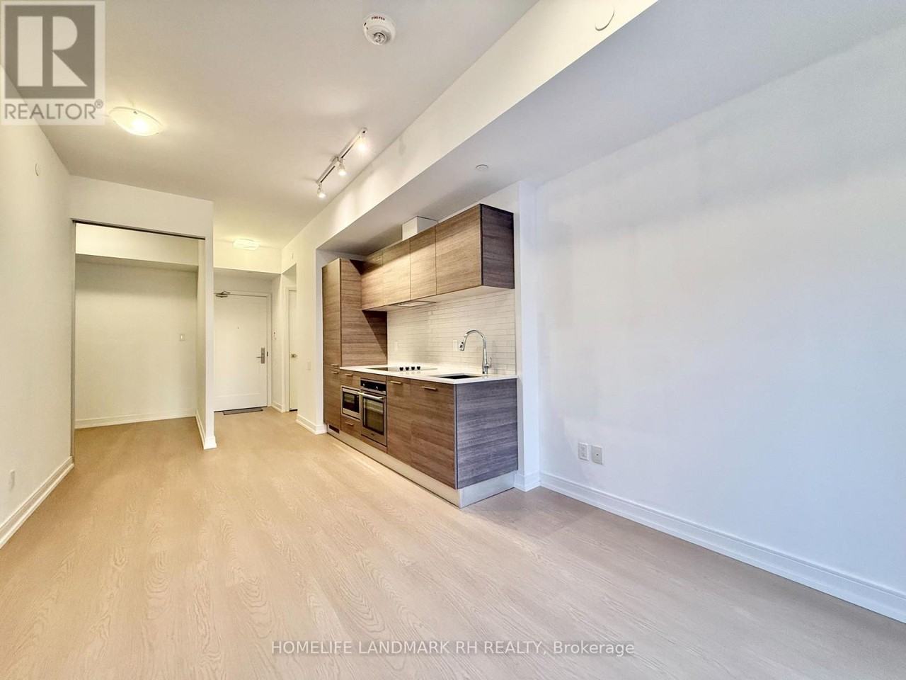 3 Gloucester Street #511 - Photo 5 of 18