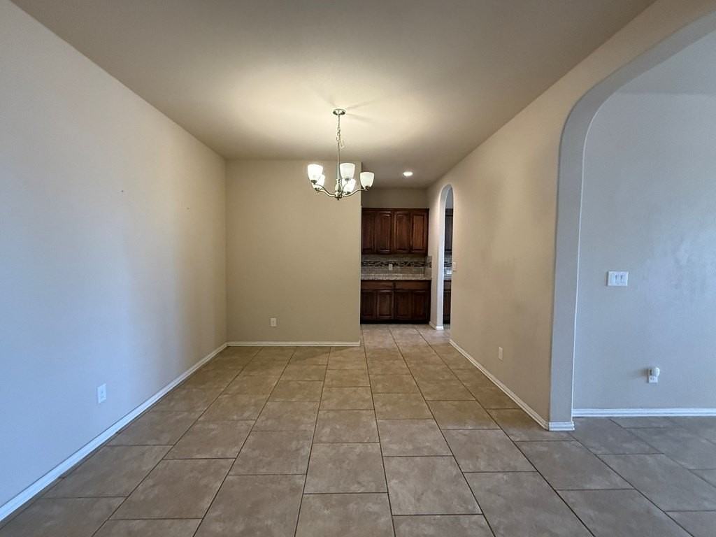 7220 Cross B Rd - Photo 3 of 20