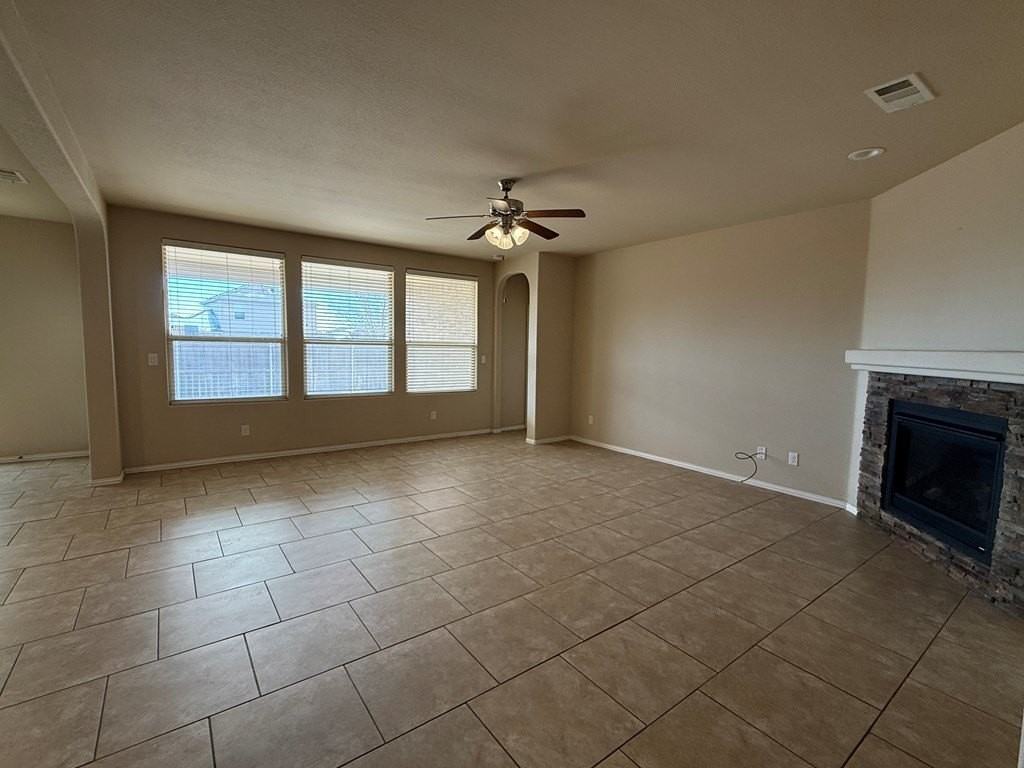 7220 Cross B Rd - Photo 4 of 20