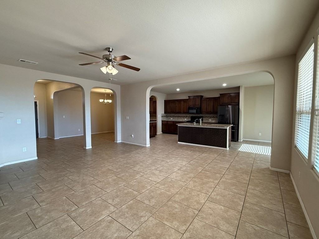 7220 Cross B Rd - Photo 5 of 20