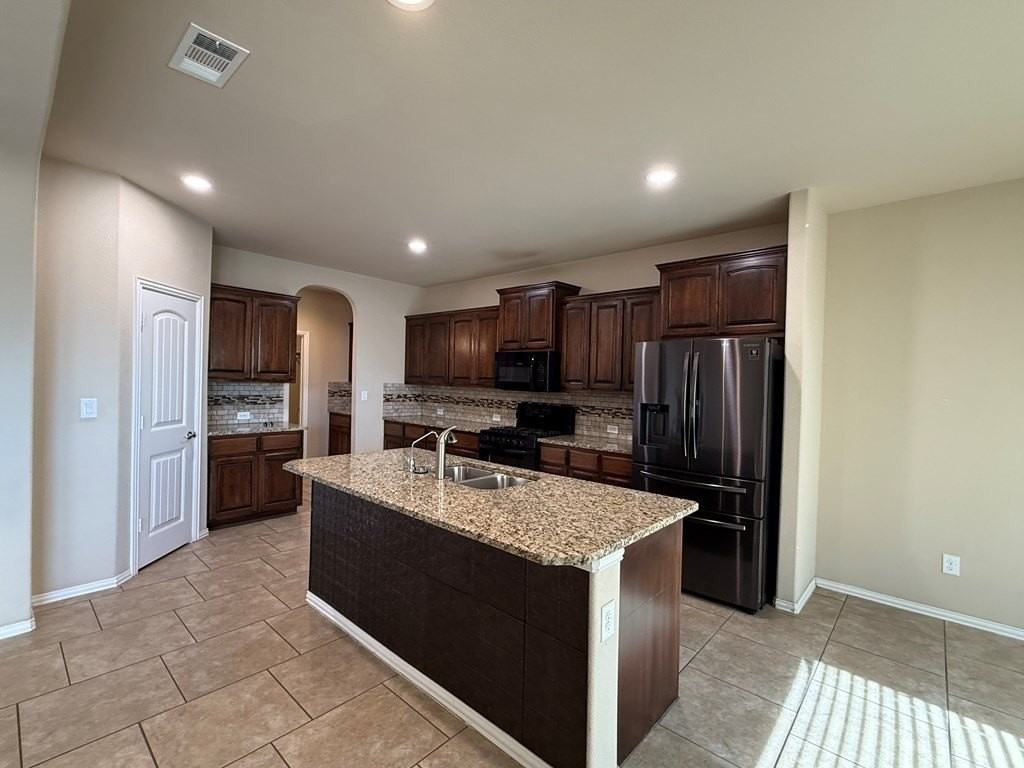 7220 Cross B Rd - Photo 6 of 20