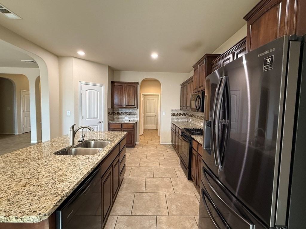 7220 Cross B Rd - Photo 7 of 20