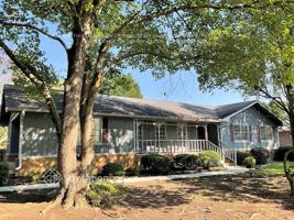 featured image of 2395 Springdale Dr