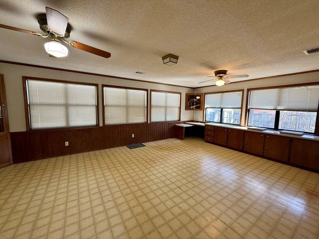 107 Hilltop Dr - Photo 5 of 12