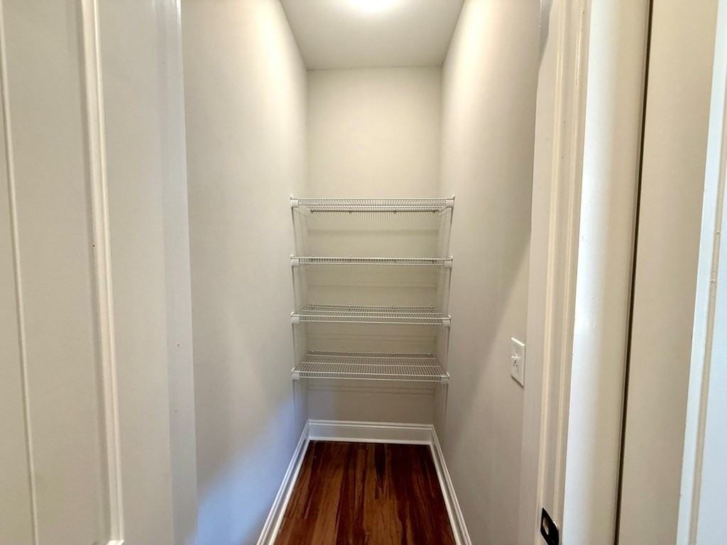 211 Overcup Dr - Photo 7 of 17