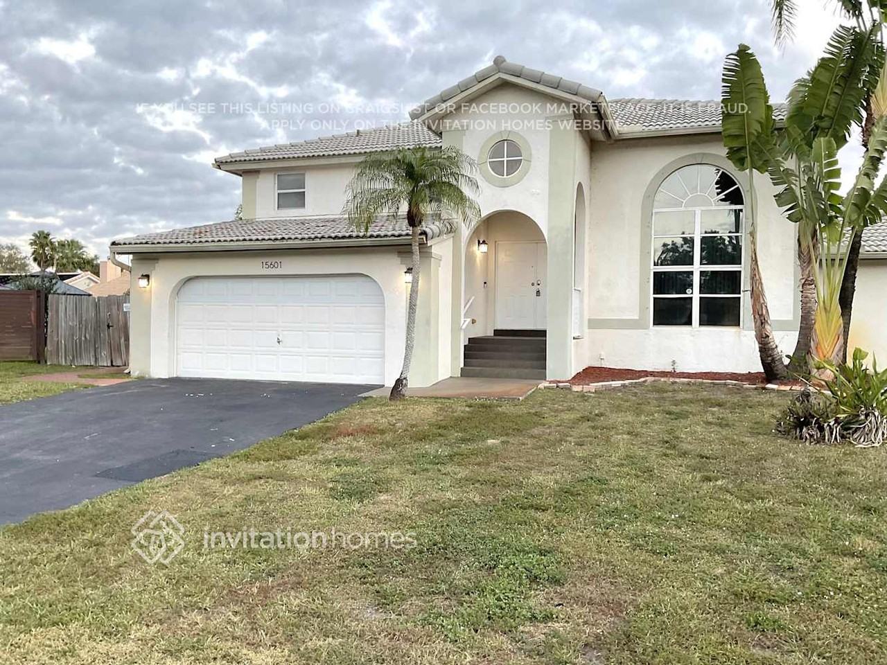 15601 Lance Point Pl - Photo 2 of 22