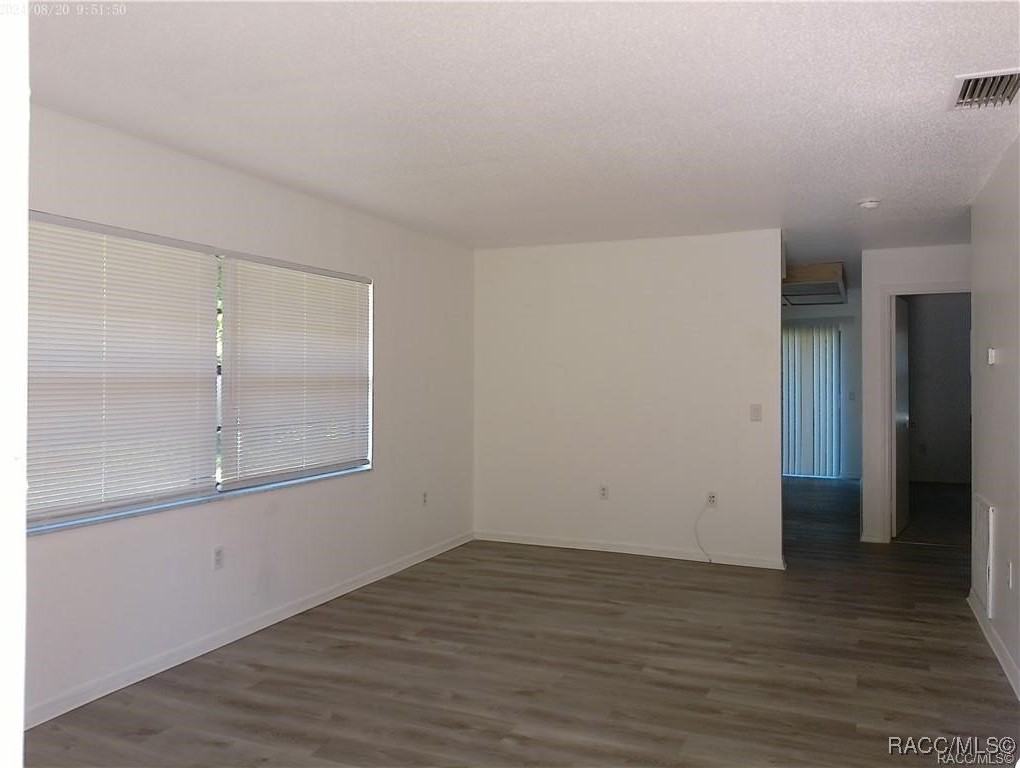 605 Edgewood Ave - Photo 3 of 10