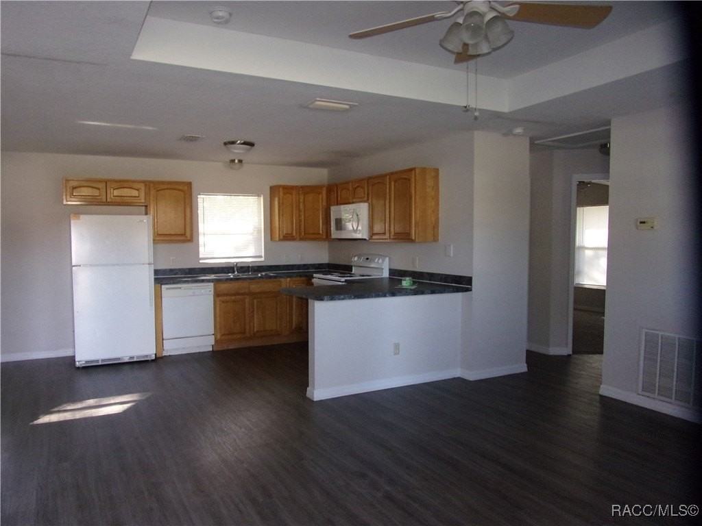 2807 Jefferson St W - Photo 4 of 15