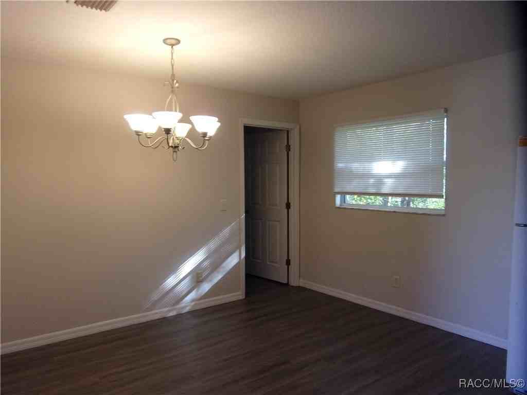 2807 Jefferson St W - Photo 7 of 15