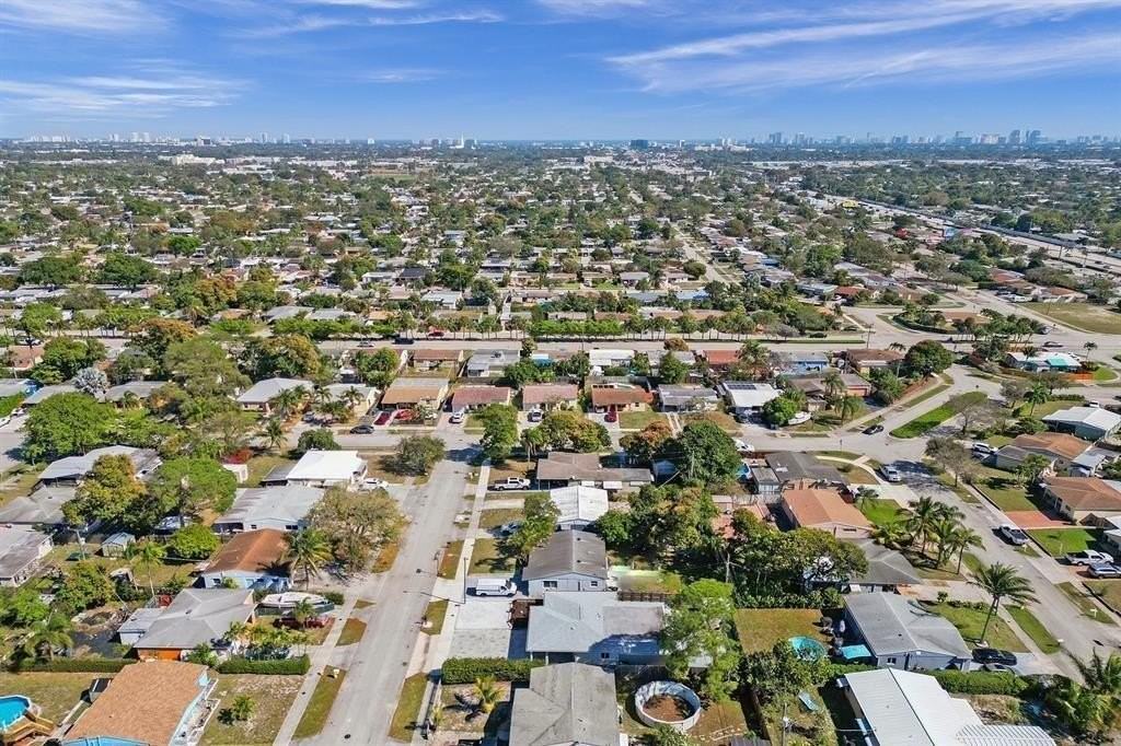 450 Nw 51st Ct - Photo 2 of 34