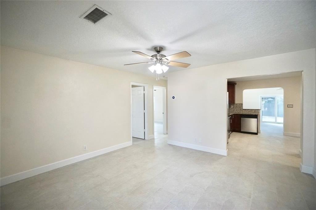 450 Nw 51st Ct - Photo 3 of 34