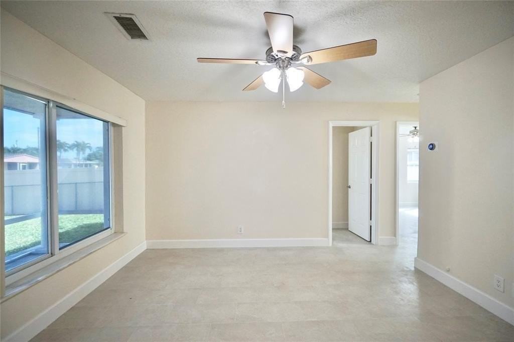 450 Nw 51st Ct - Photo 6 of 34