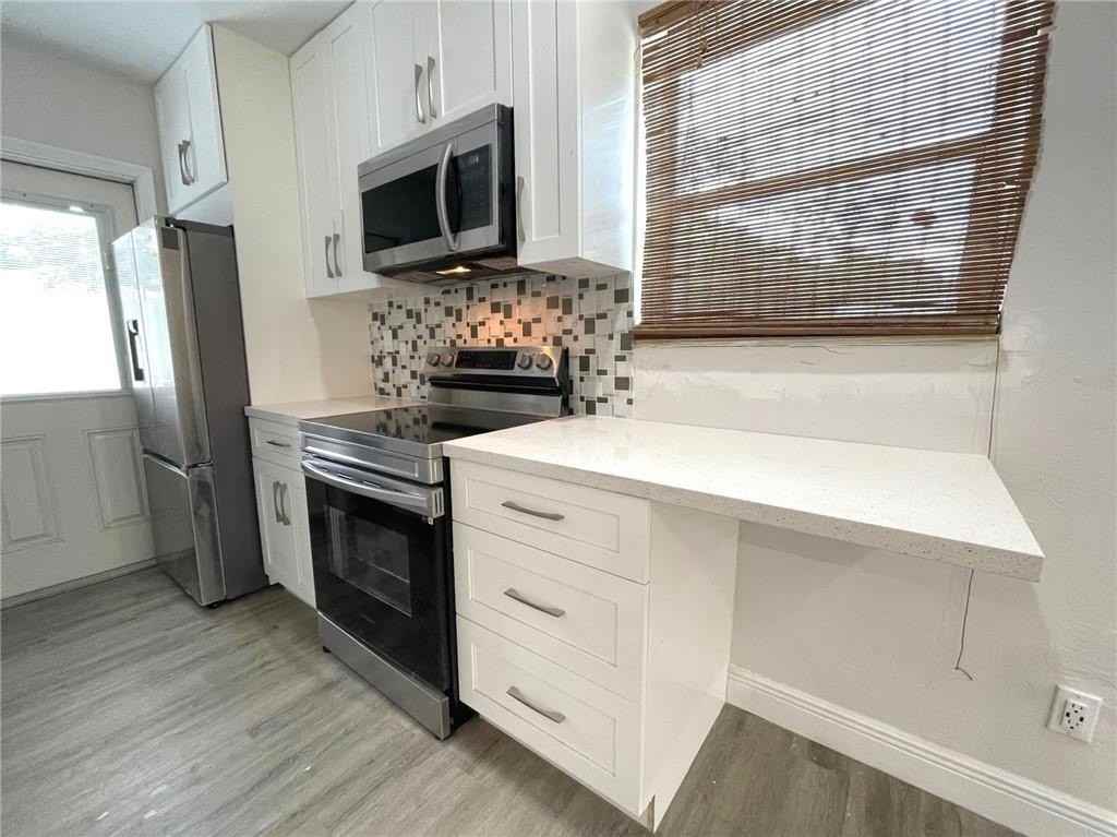 1904 Sw 11th Ct #2 - Photo 4 of 10