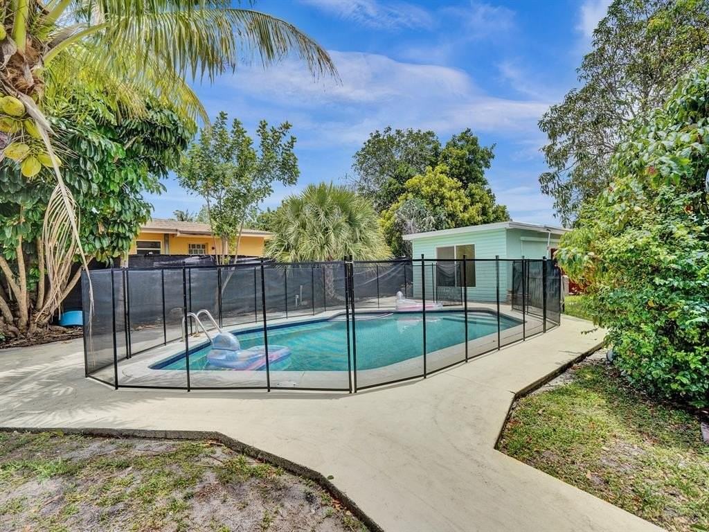 2442 Garfield St #4 - Photo 2 of 28