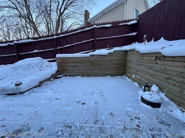 6219 Waterfront Dr - Photo 2 of 10