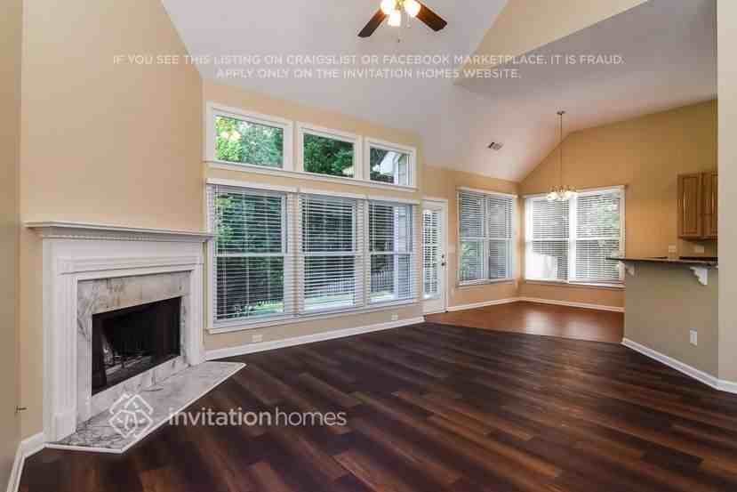 135 Springlaurel Ct - Photo 4 of 22