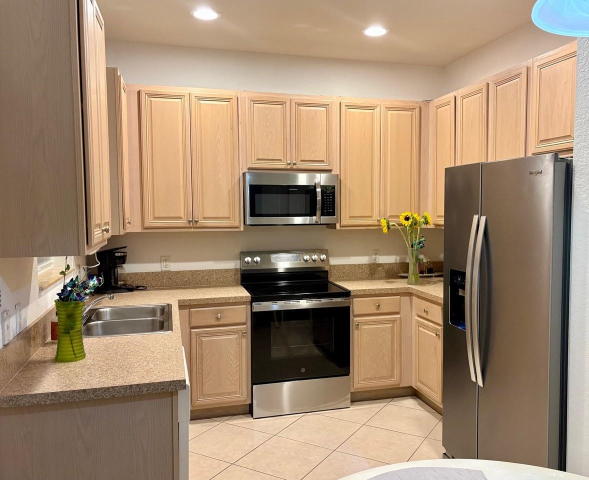 188 W Thatch Palm Cir - Photo 3 of 10