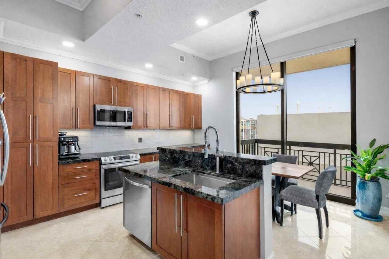 701 S Olive Ave #1524 - Photo 3 of 50