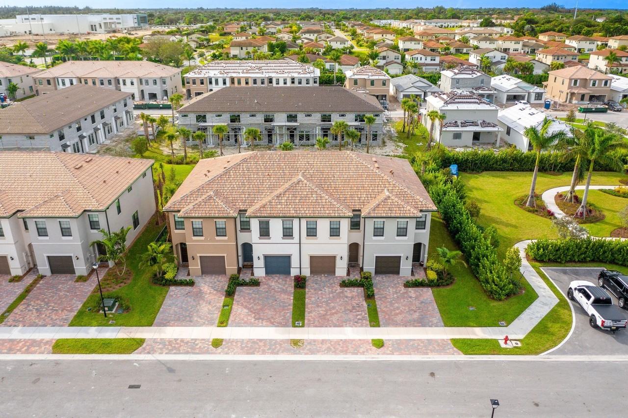 4819 Indio Trl - Photo 3 of 50