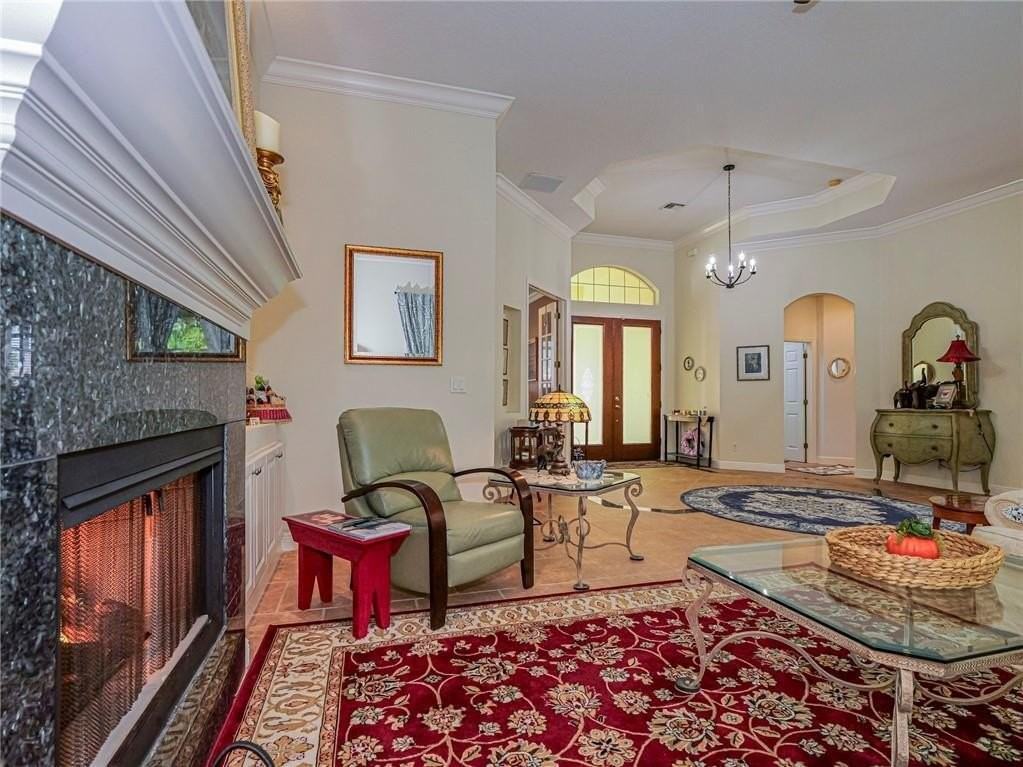 5873 Pine Ridge Cir - Photo 4 of 36