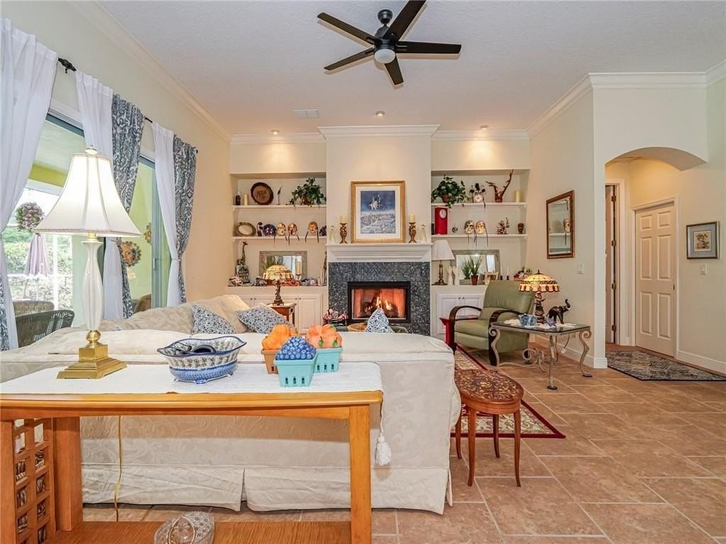 5873 Pine Ridge Cir - Photo 6 of 36