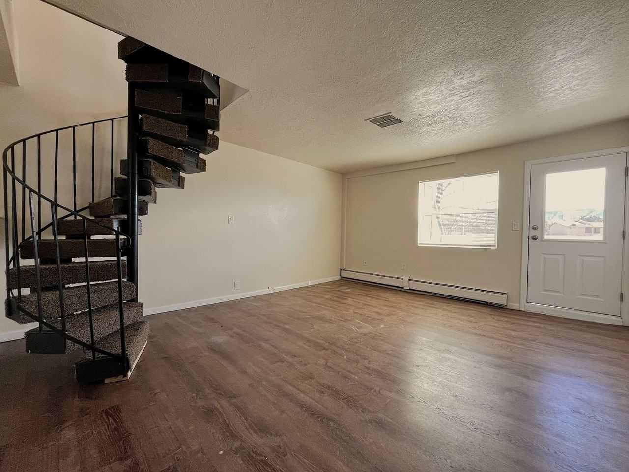 Cloudview Terrace - Photo 7 of 15