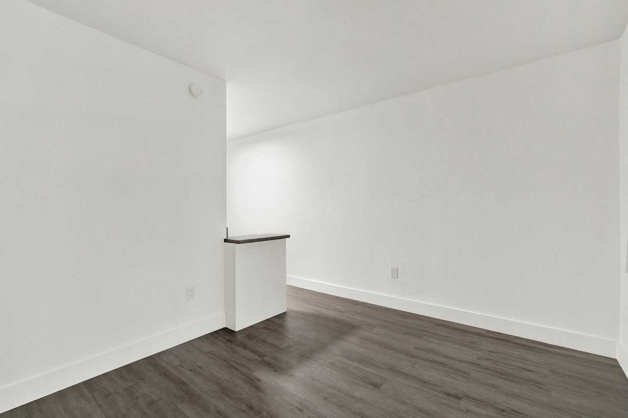 426 Santander Ave #10 - Photo 2 of 13