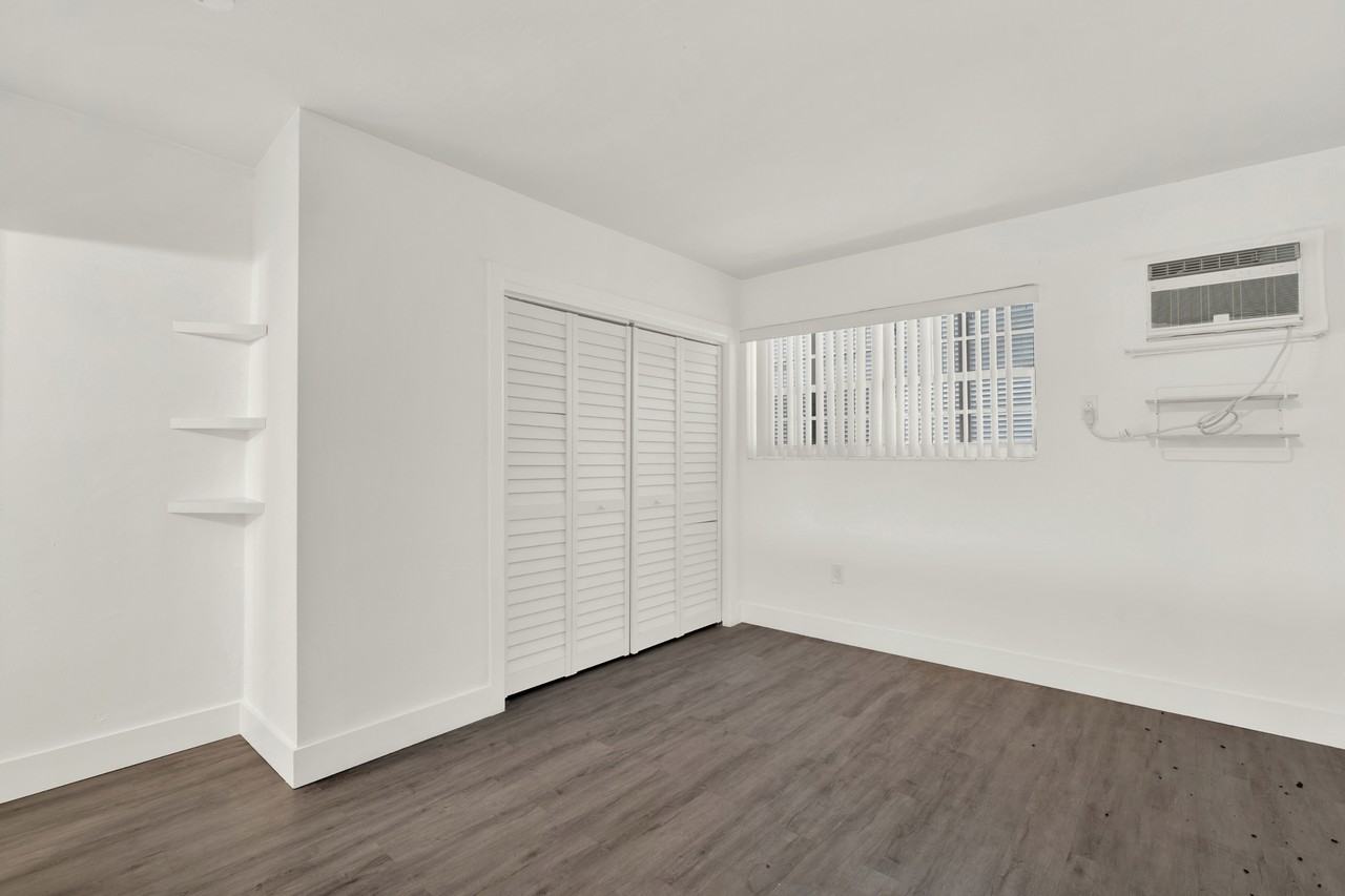 426 Santander Ave #10 - Photo 7 of 13