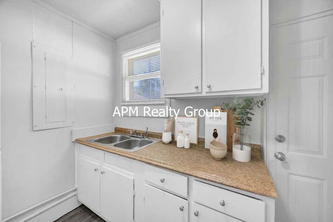 722 Douglas St Apt 7a - Photo 6 of 12