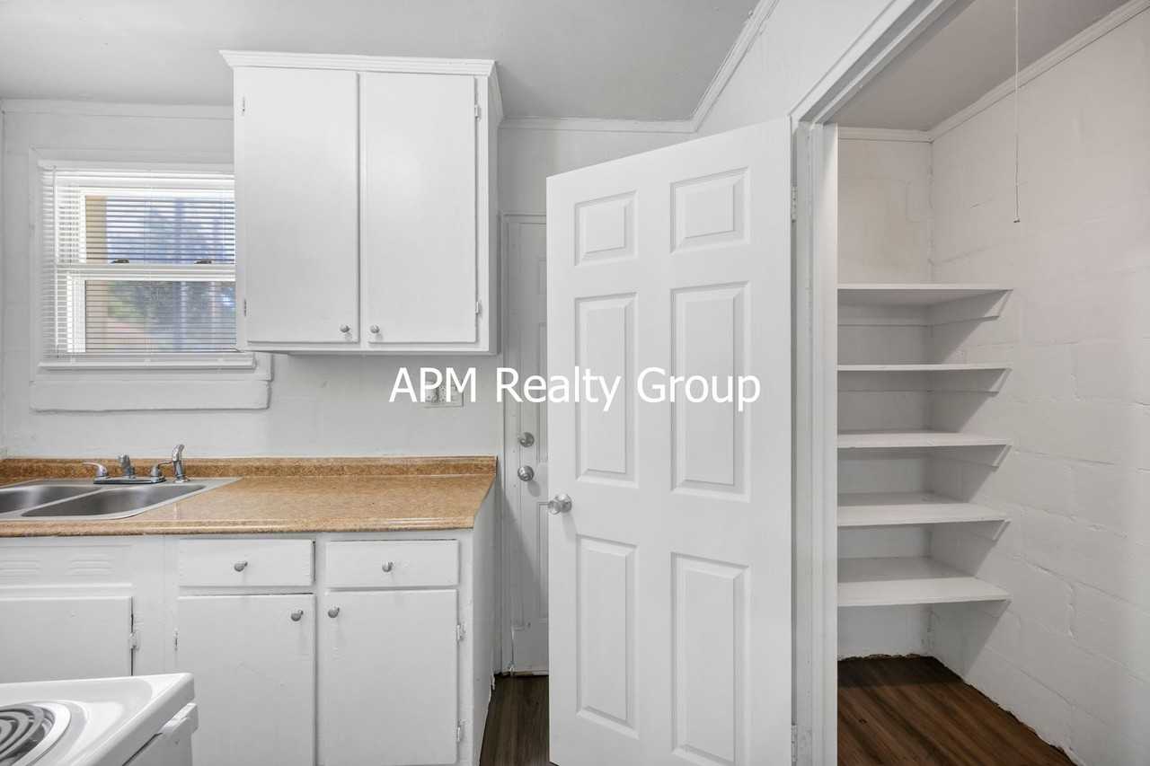 722 Douglas St Apt 7a - Photo 7 of 12