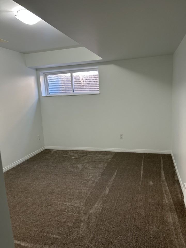 12521 77 St Nw Bsmt #12521BS - Photo 5 of 7