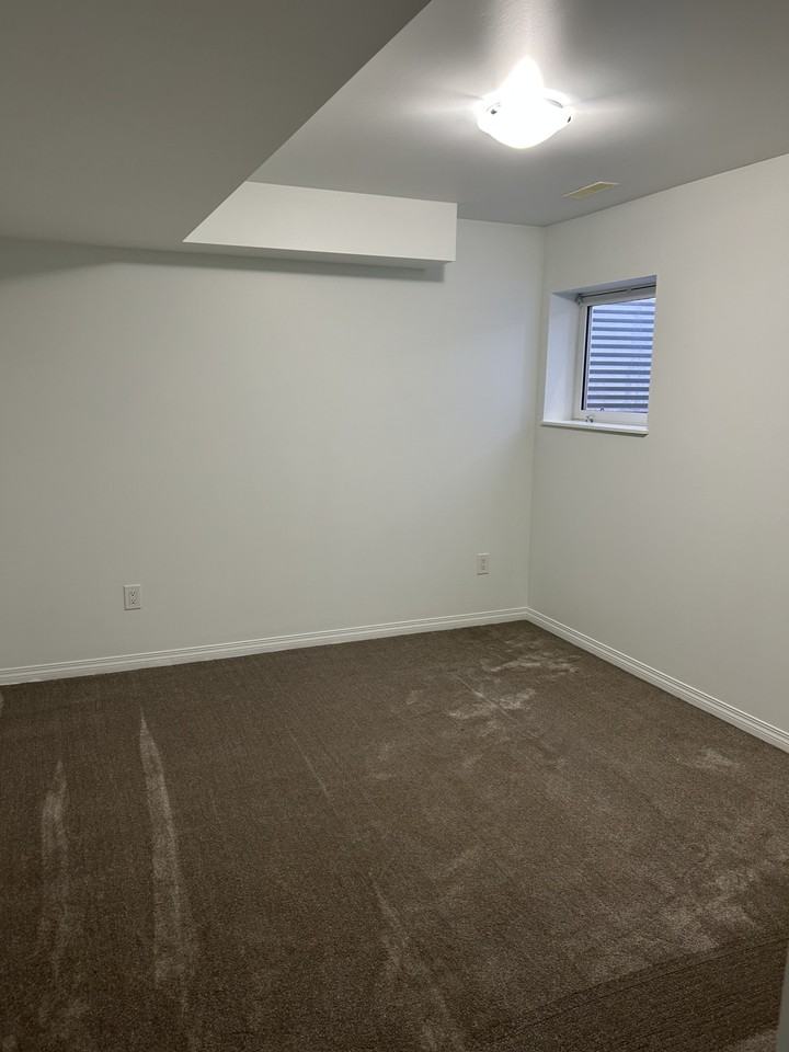 12521 77 St Nw Bsmt #12521BS - Photo 6 of 7