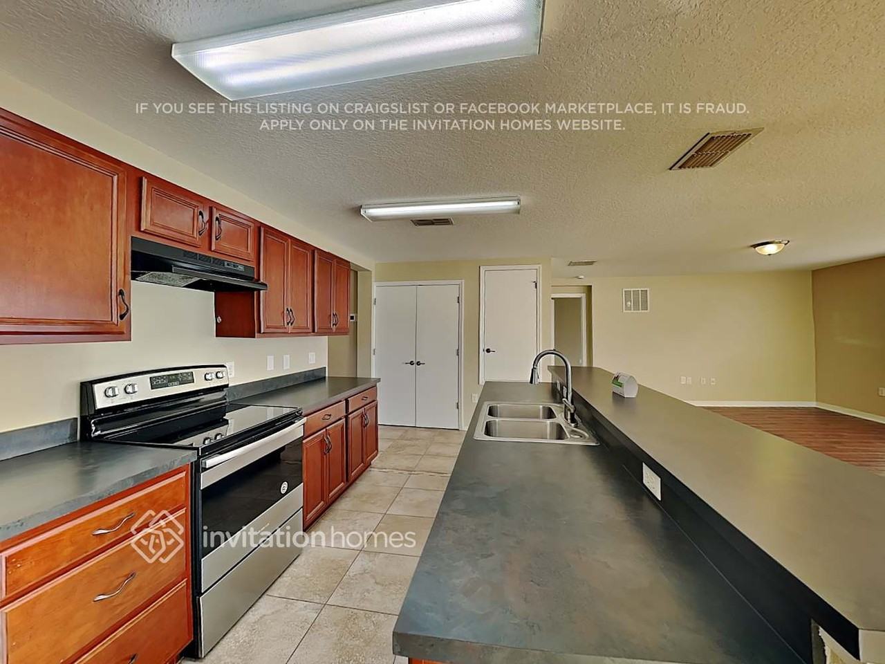 3011 Yarrow Ln - Photo 6 of 17