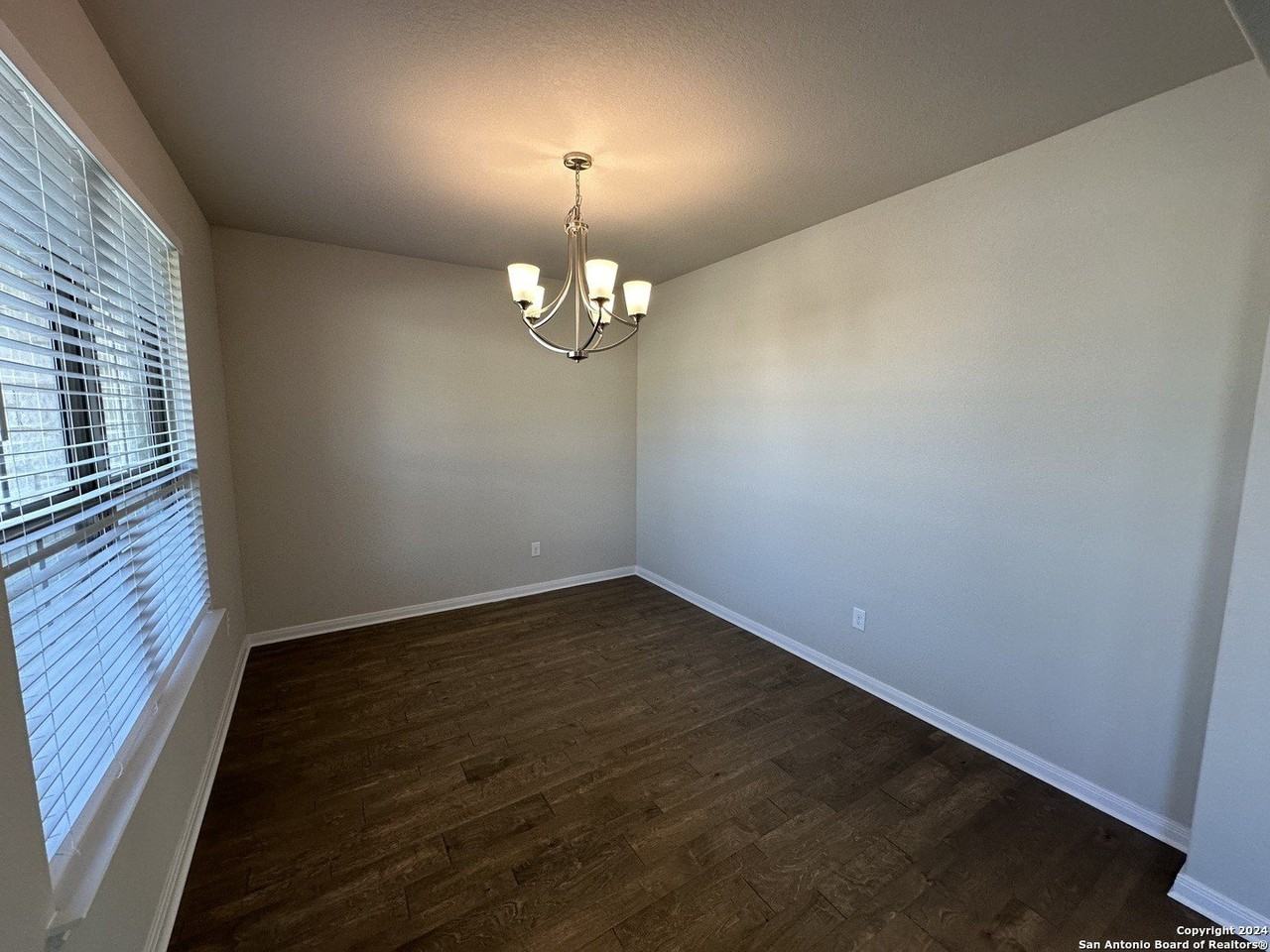 102 Noble Woods - Photo 2 of 30