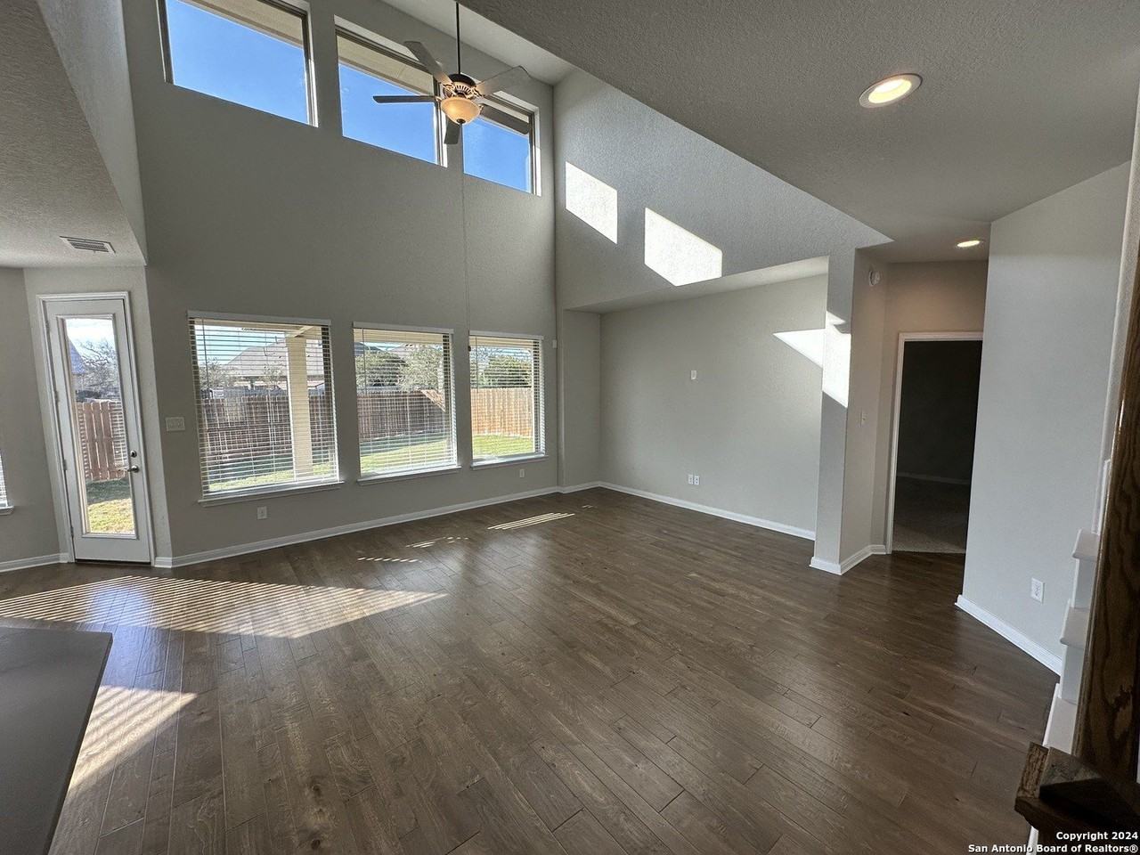 102 Noble Woods - Photo 5 of 30