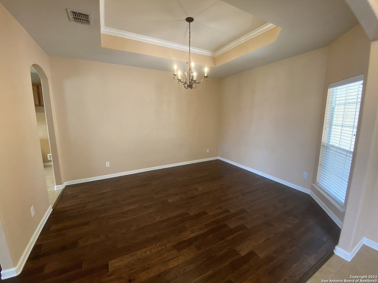 121 Deerwood Oaks - Photo 3 of 13