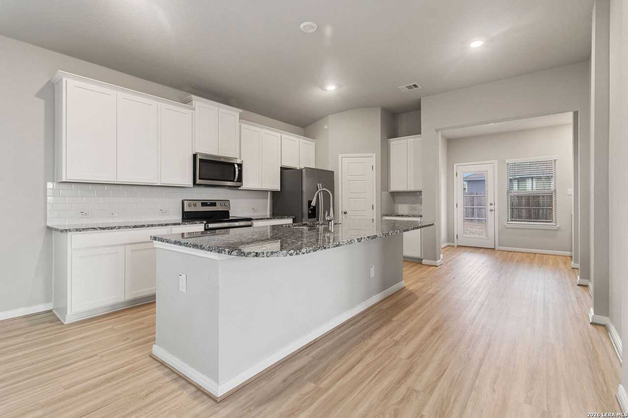 2926 Playa Azul Blvd - Photo 4 of 16