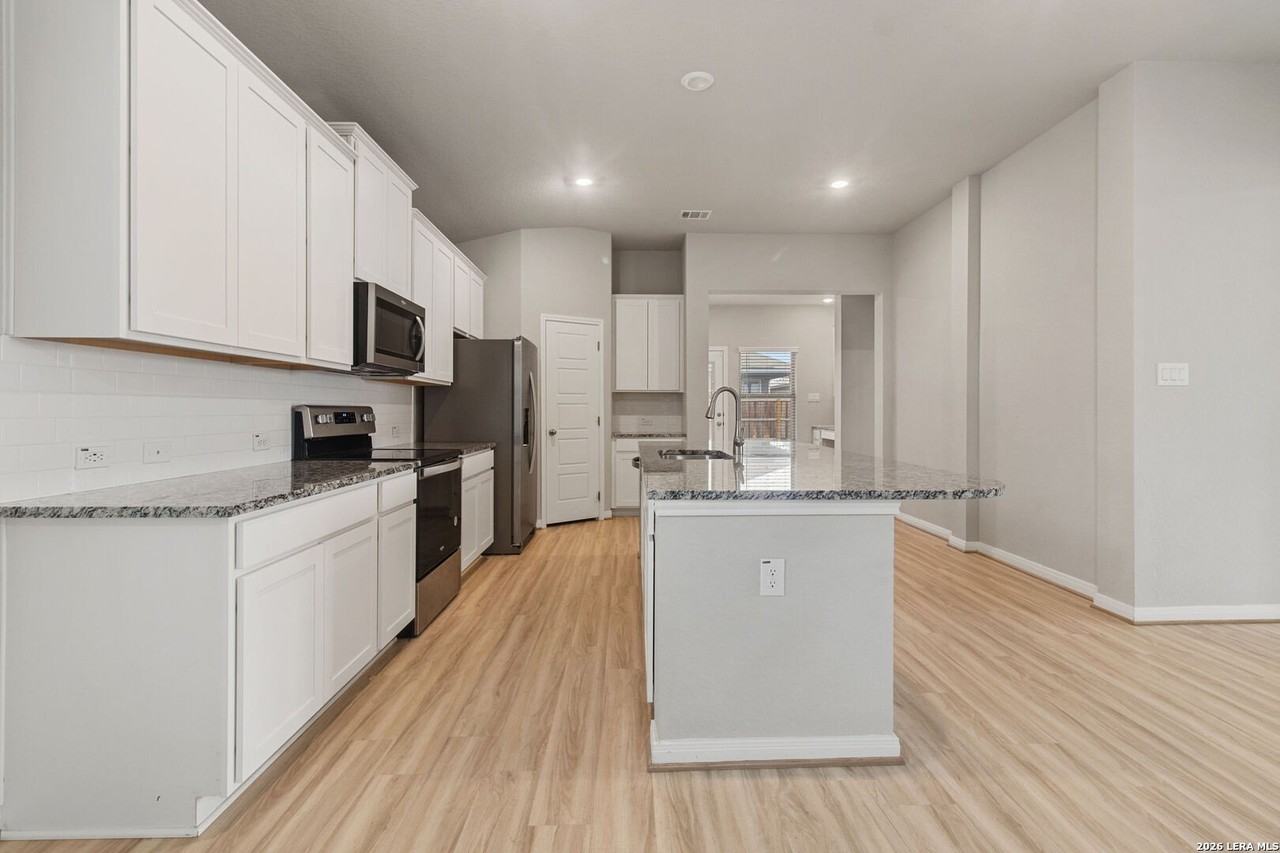 2926 Playa Azul Blvd - Photo 5 of 16