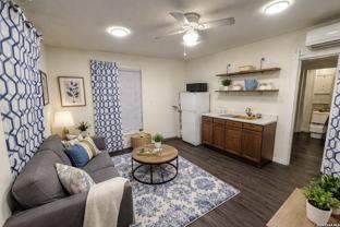 242 W Harlan Ave - Photo 1 of 1