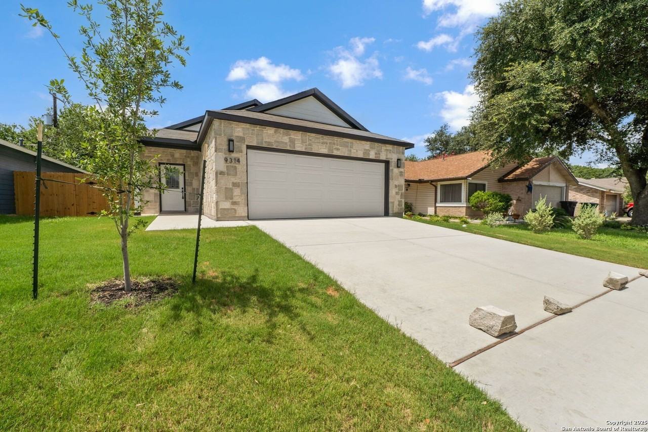 9314 Points Edge - Photo 2 of 30