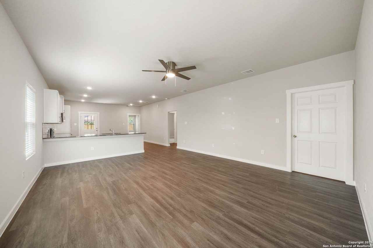 9314 Points Edge - Photo 6 of 30