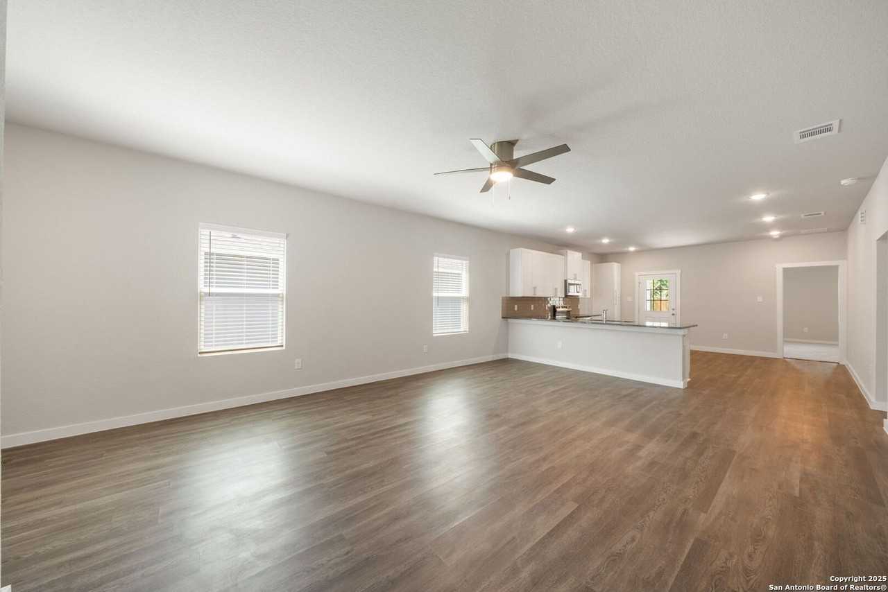 9314 Points Edge - Photo 7 of 30